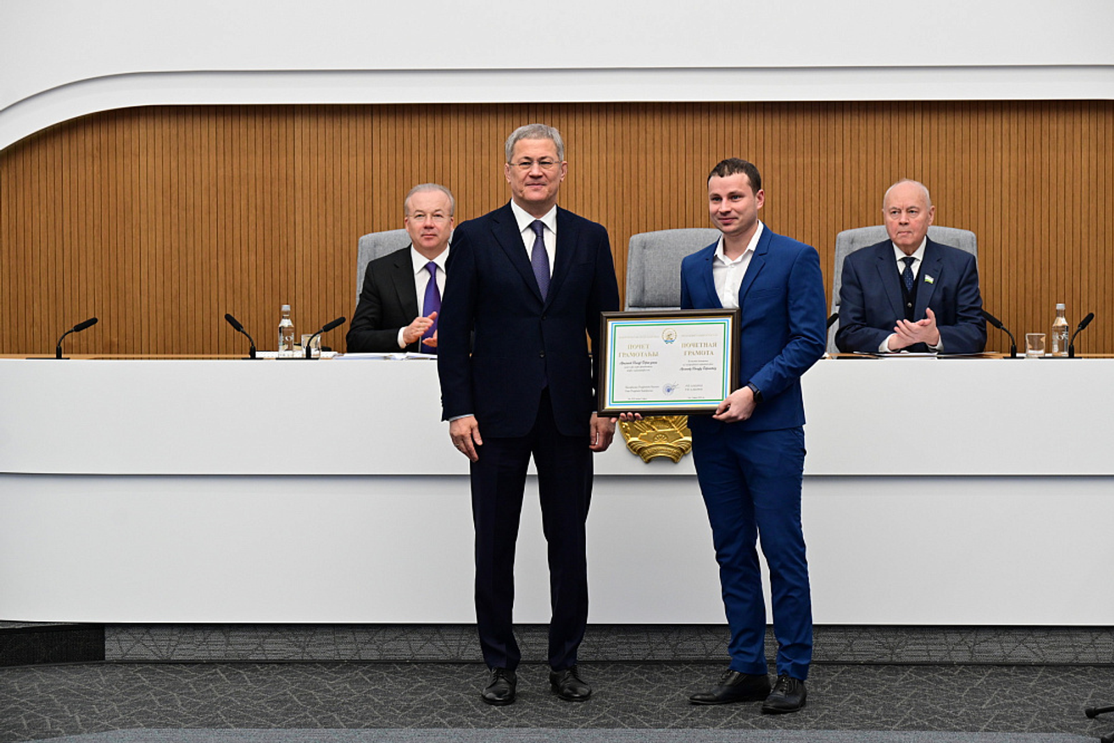 Радий Хабиров вручил госнаграды фехтовальщикам из Башкортостана