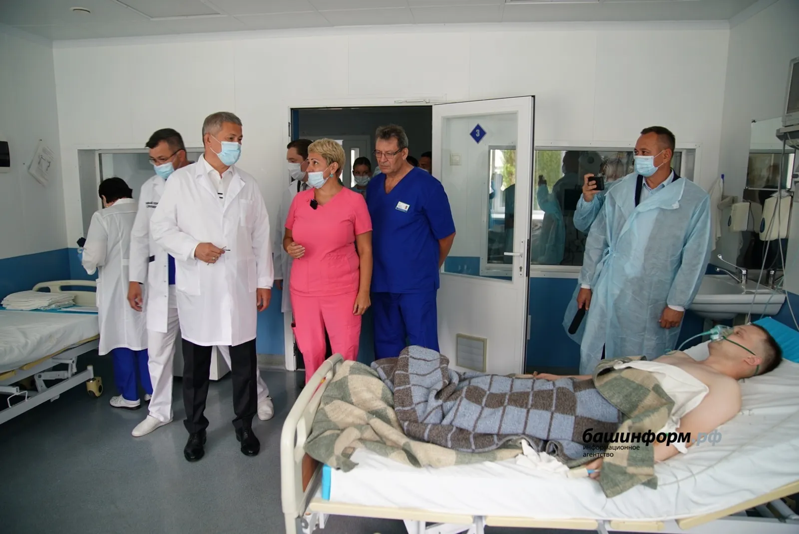 Глава Башкирии проконтролировал ход лечения пострадавших от аварии на БСК