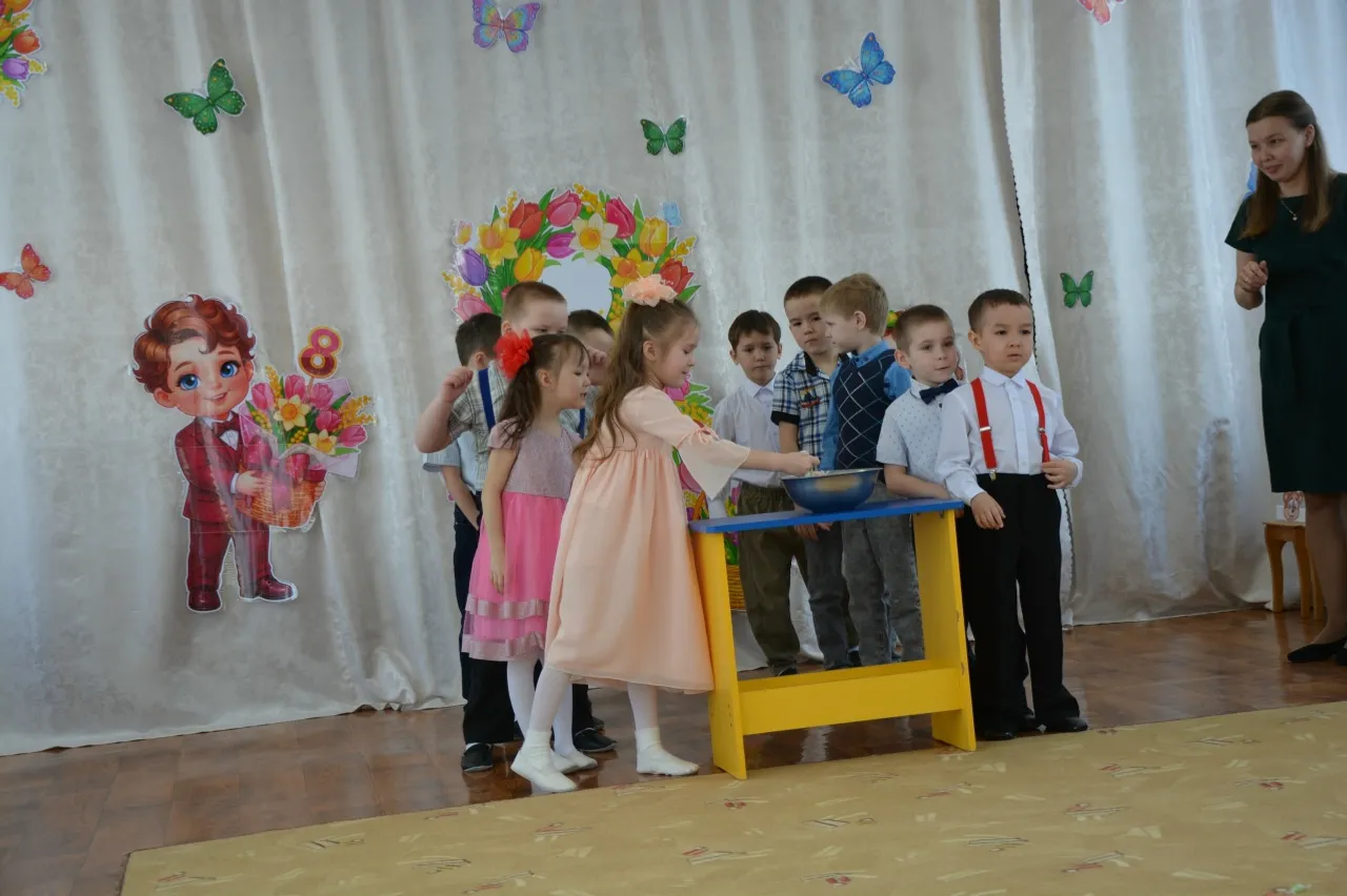 В группе «Колокольчик» детского сада № 1 «Солнышко» прошел утренник