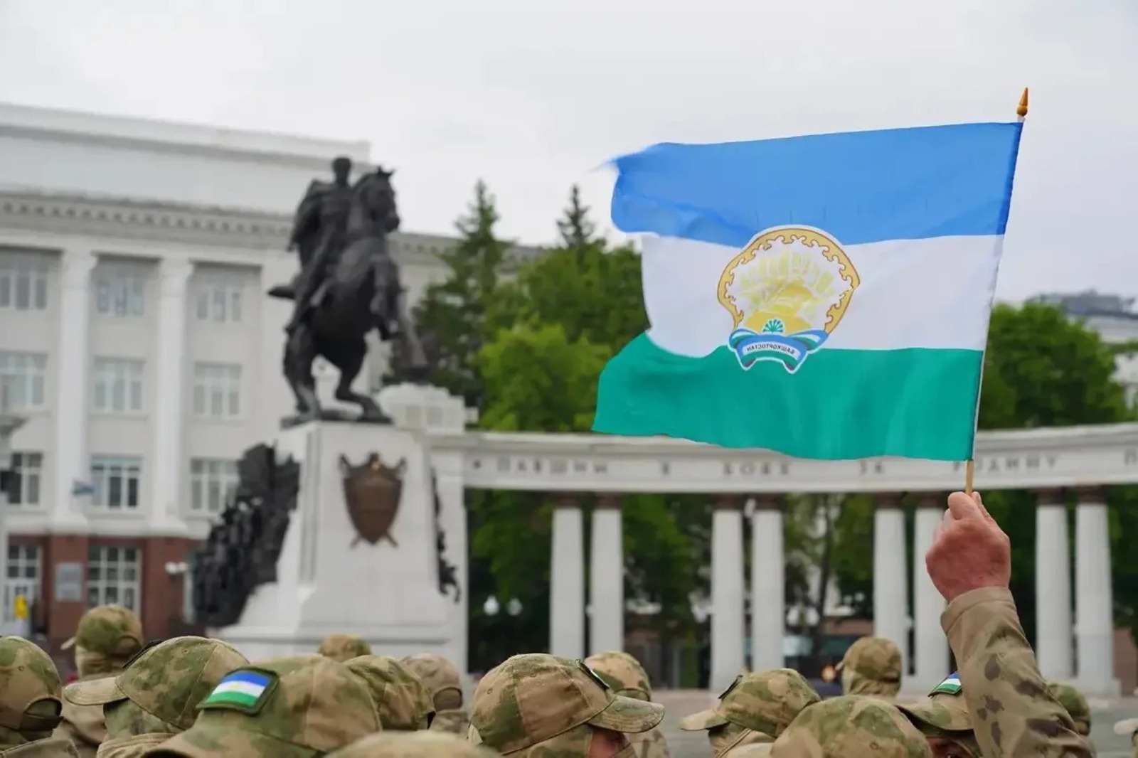 Башкирия отмечает День государственного флага: Хабиров поздравил жителей республ