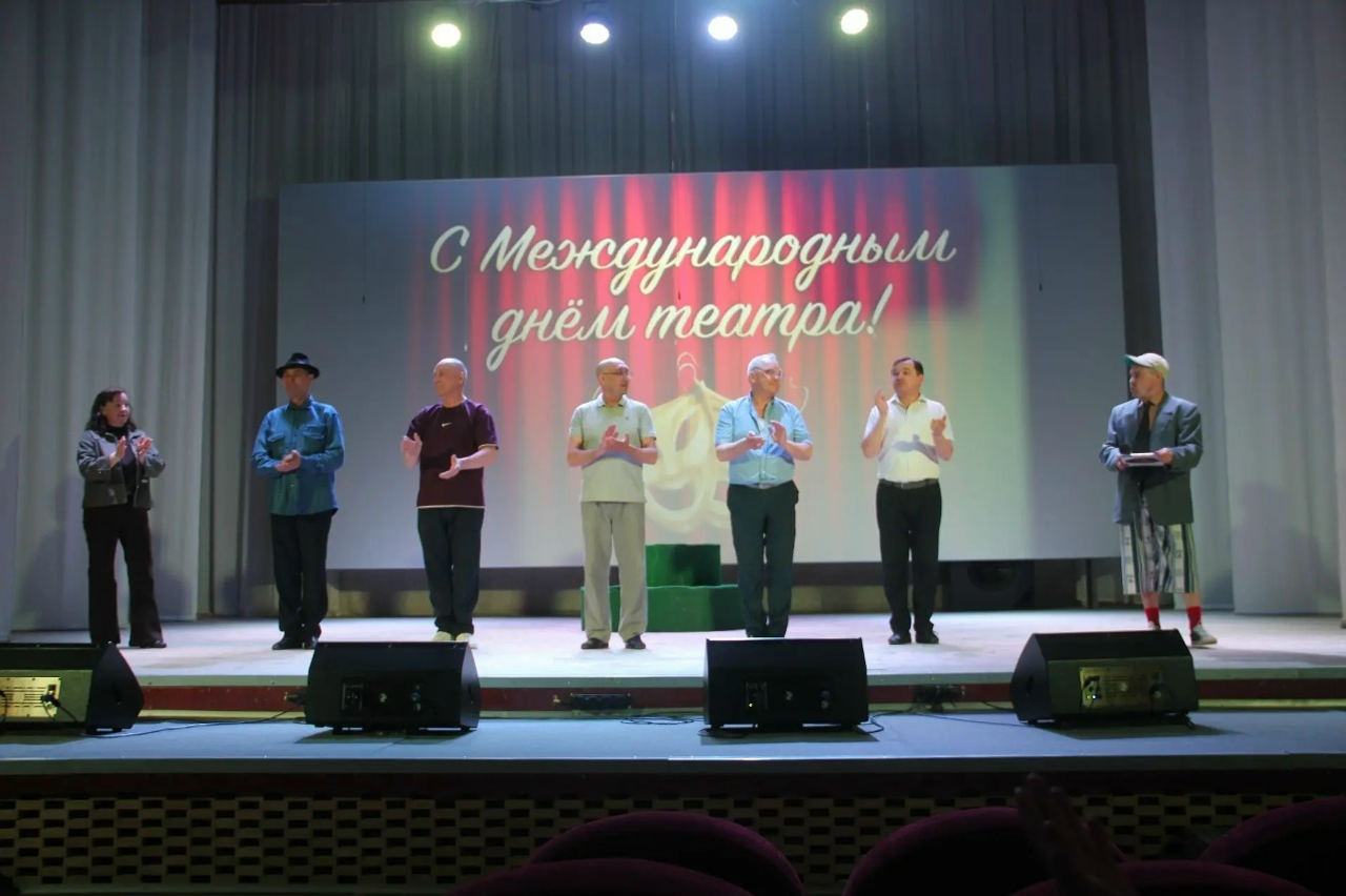 В районном Дворце культуры состоялся творческий вечер «Театр - волшебный мир»
