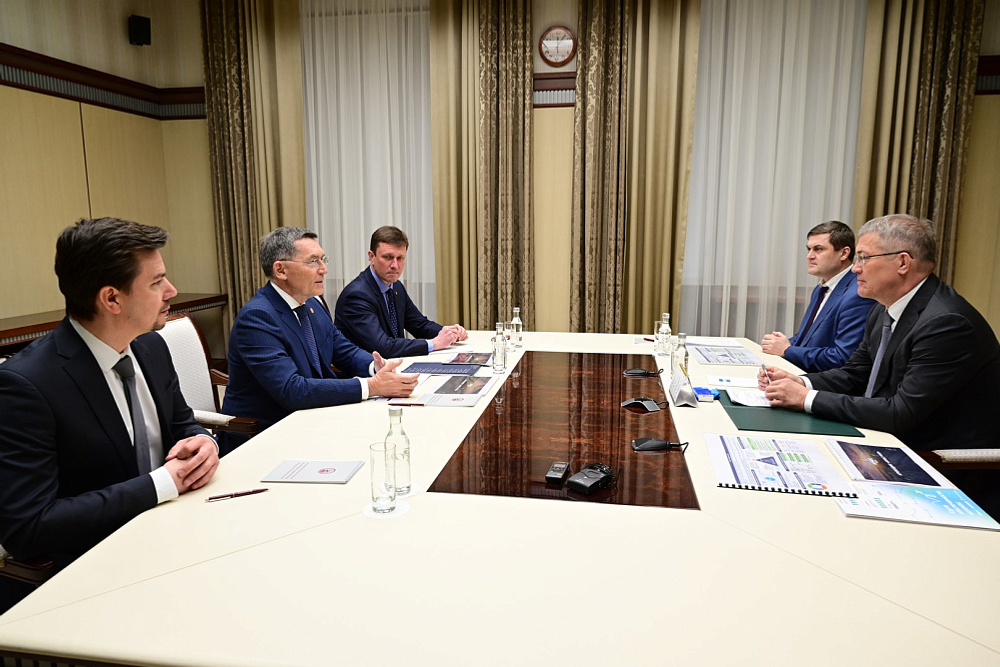 Рабочая встреча с управляющим холдинга «КОМОС ГРУПП» Андреем Шутовым   17 апреля
