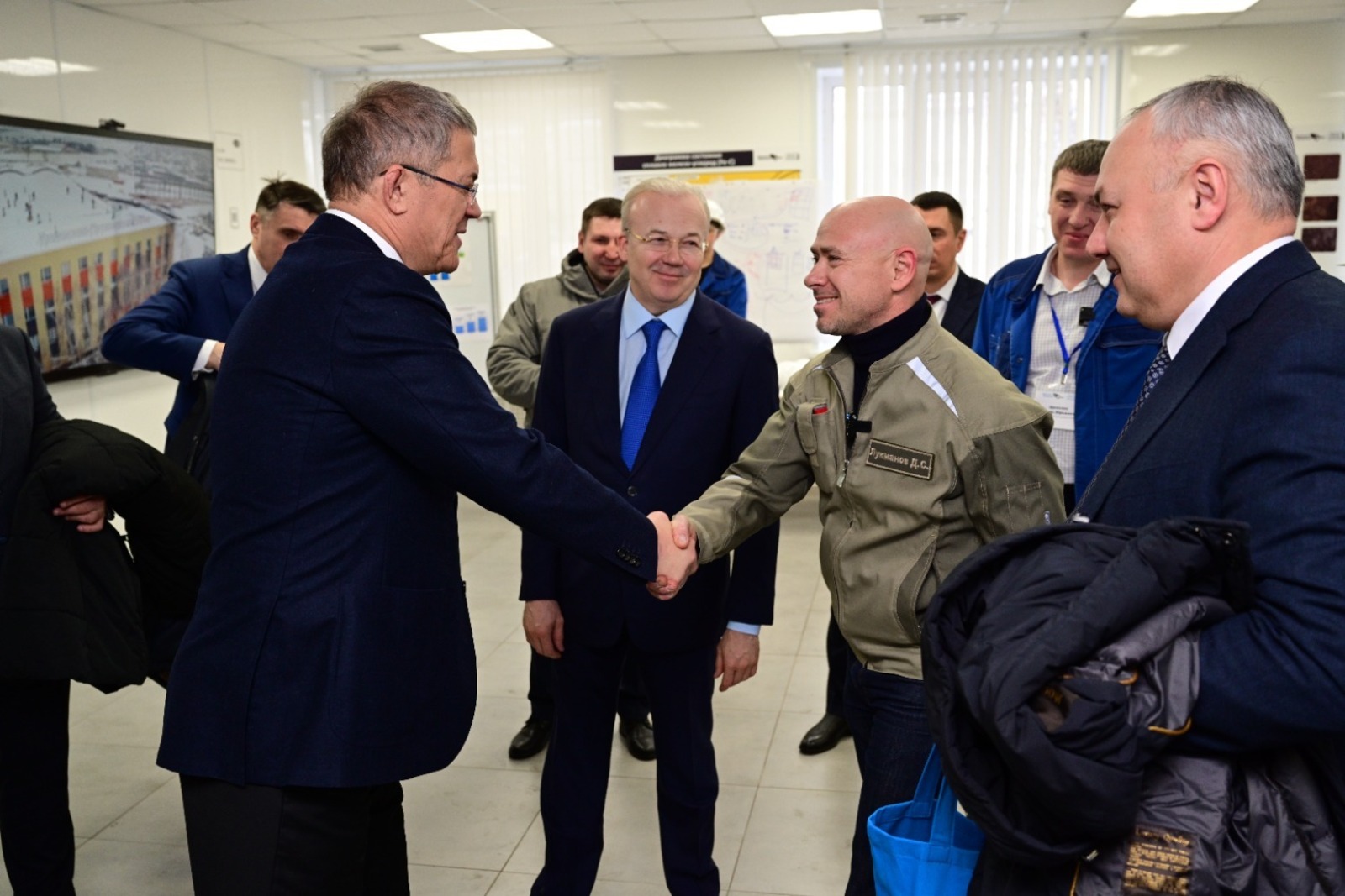 Радию Хабирову показали, каким за два года стал Уральский пружинный завод