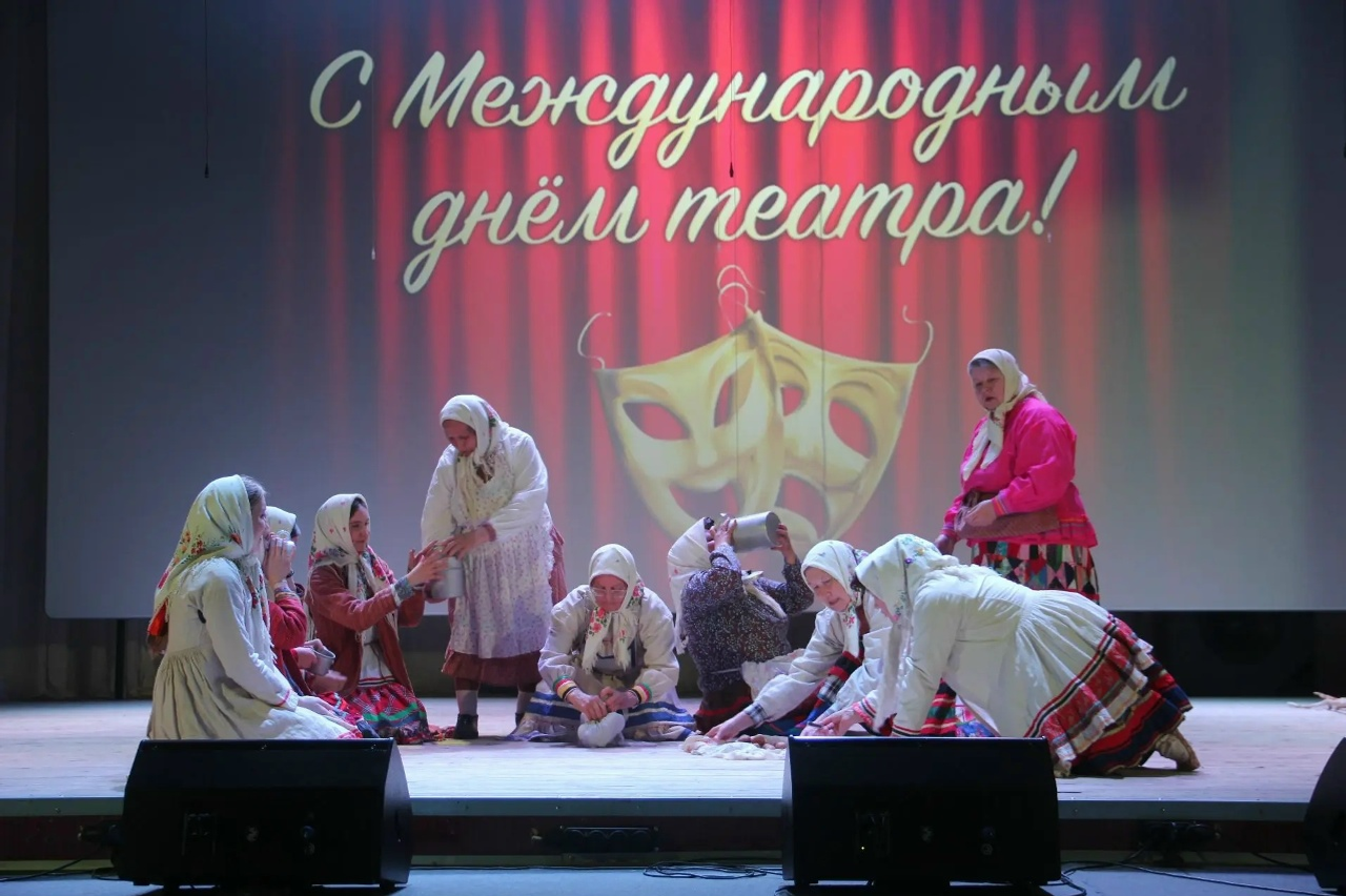 В районном Дворце культуры состоялся творческий вечер «Театр - волшебный мир»