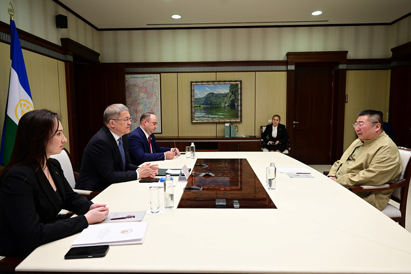 Встреча с генеральным директором Китайско-Российской торговой платформы