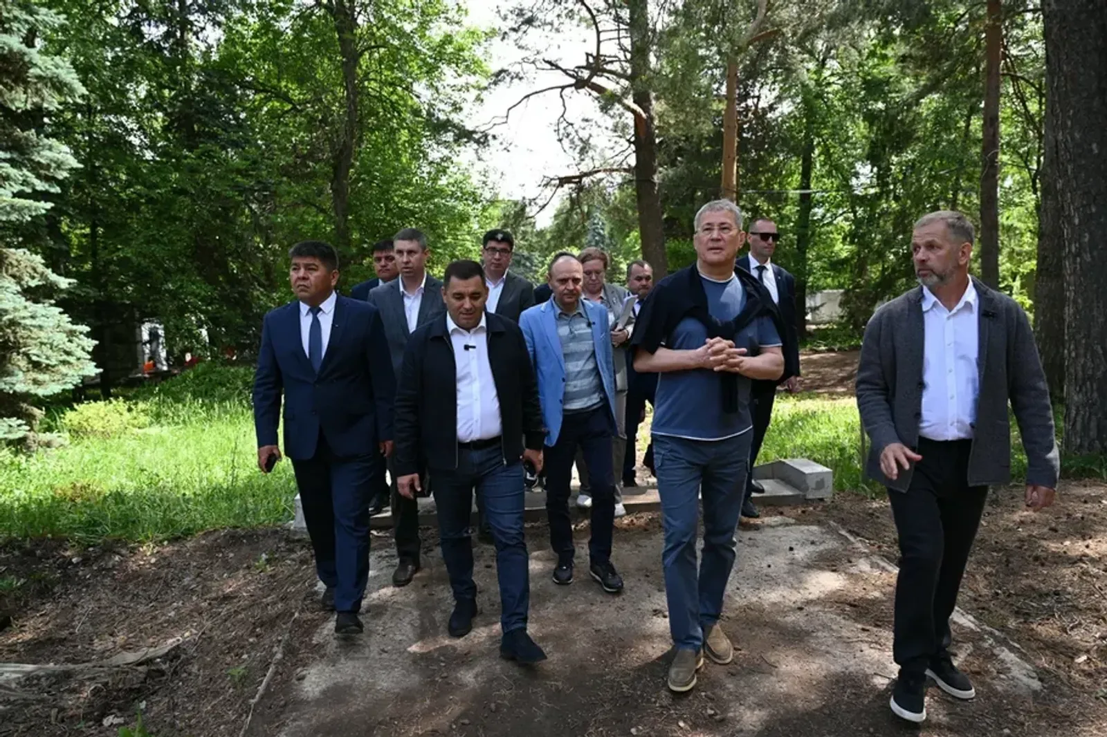 Хабиров проверил реконструкцию парка Ленина в Уфе
