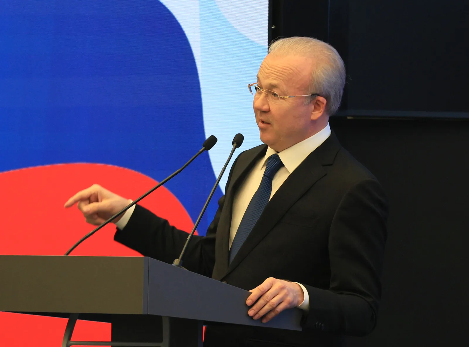 А. Назаров: «Региональная власть – мост между теорией права и жизнью человека»