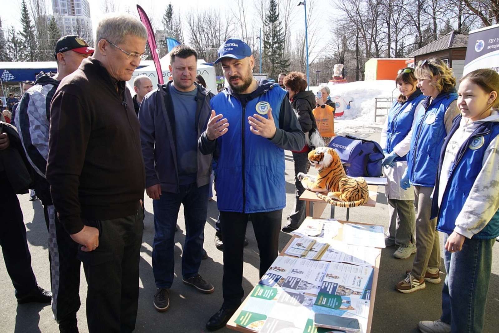 Радий Хабиров посетил в Уфе площадку благотворительной акции «Ищу человека»