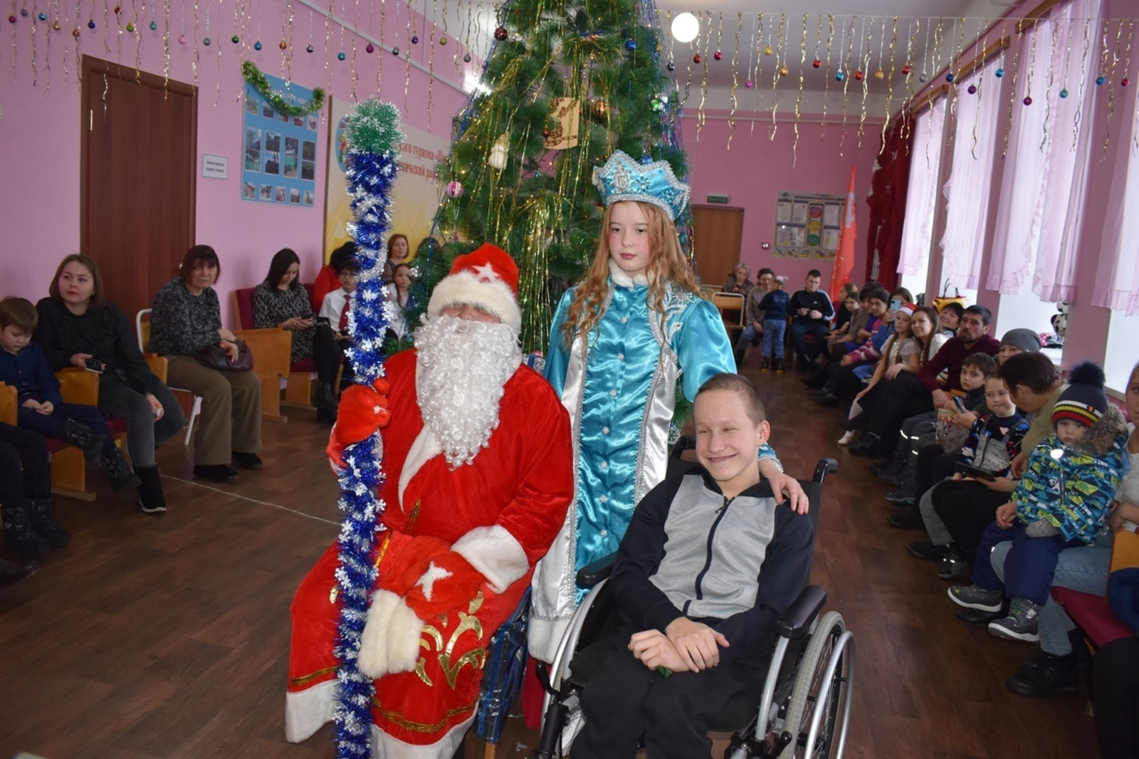 В Центре «Путник» села Мишкино прошел новогодний утренник для особенных детей