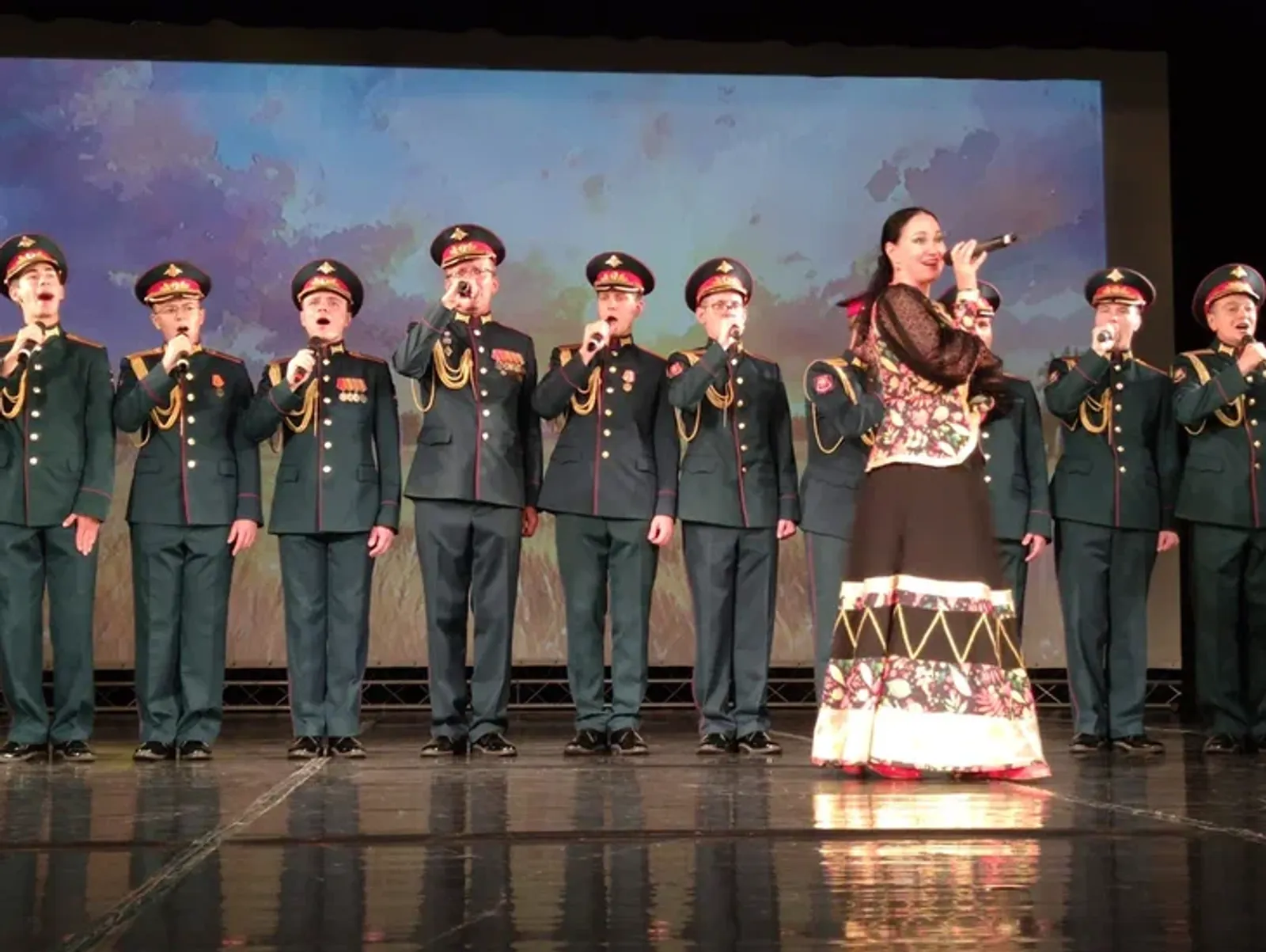 Ансамбль песни и пляски ЦВО провел концерт в городе Салавате