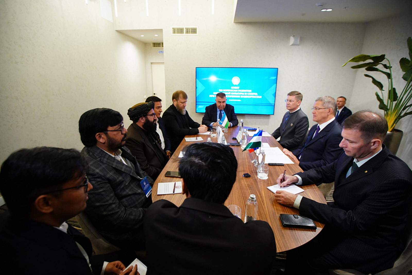 Радий Хабиров встретился с представителями спортивных делегаций