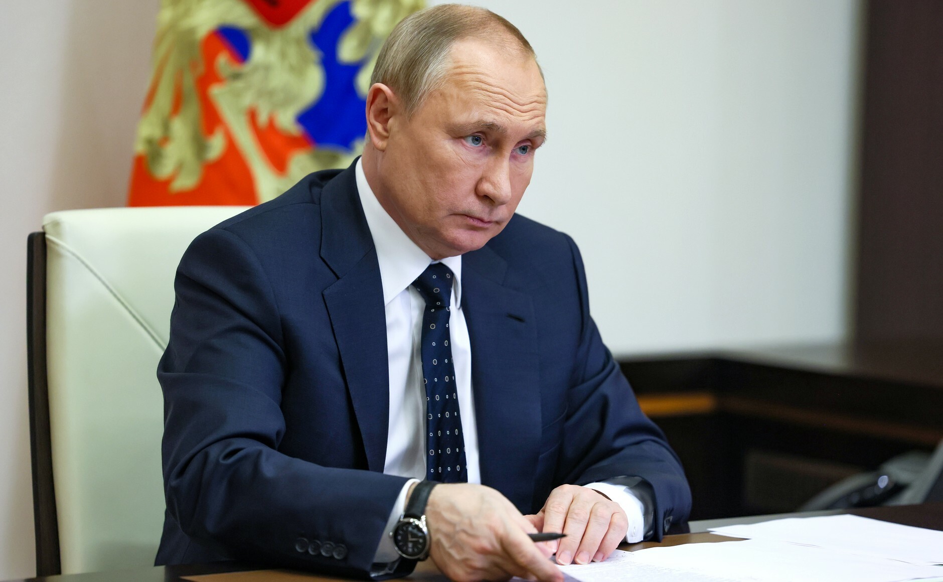 В. Путин провел совещание по экономическим вопросам