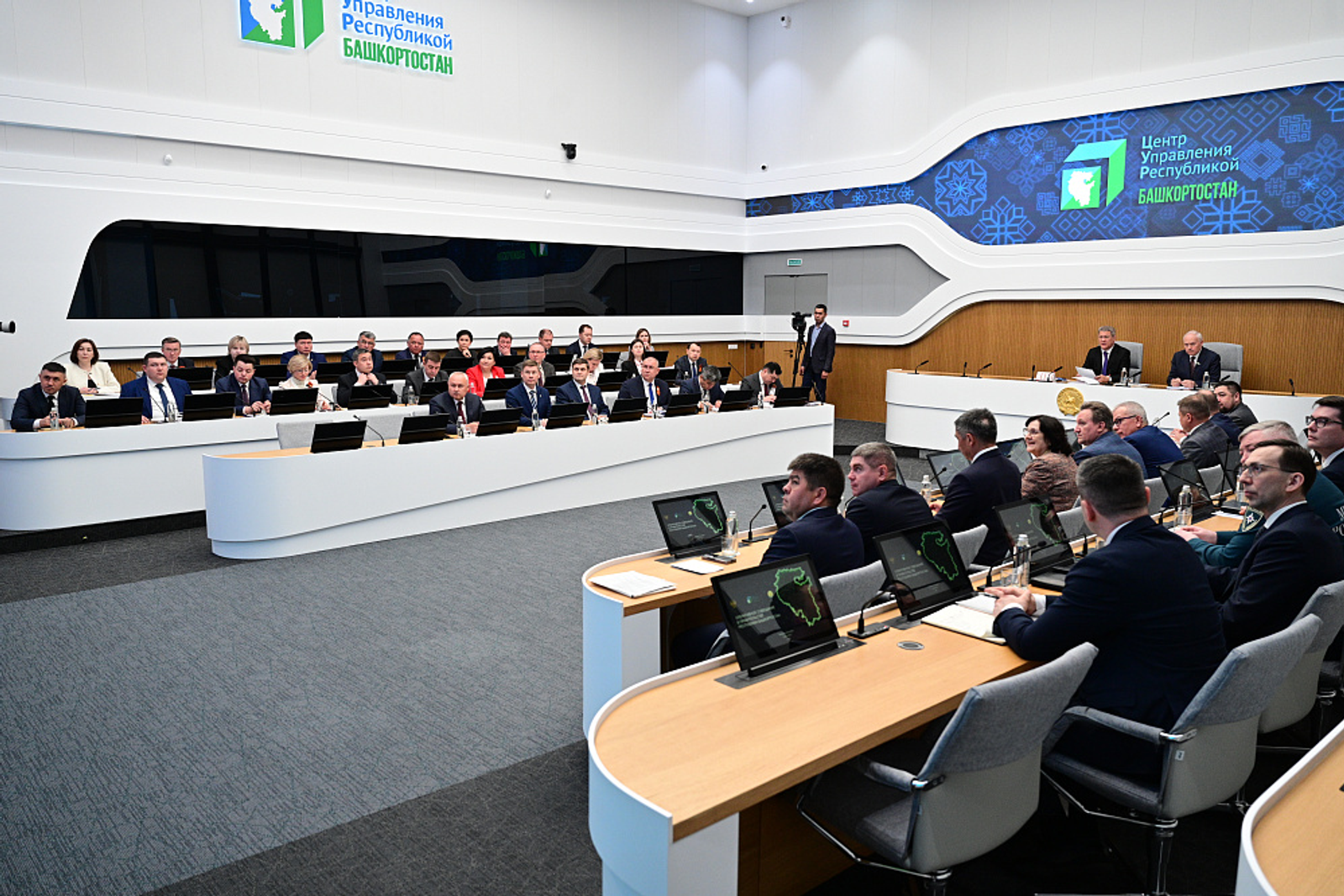 Р. Хабиров поручил главам муниципалитетов уделить особое внимание  Дню Победы