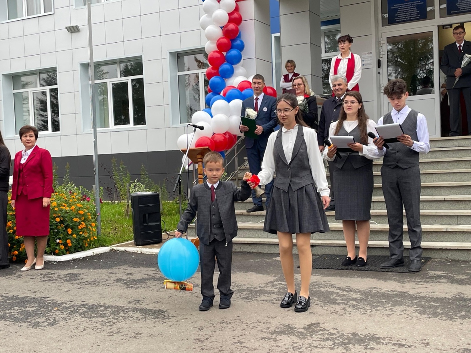 В МБОУ ПМШ № 2 села Мишкино прошла  торжественная линейка