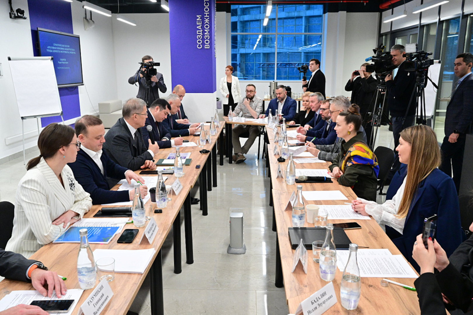 Р. Хабиров обозначил ключевые задачи по развитию креативной экономики в регионе