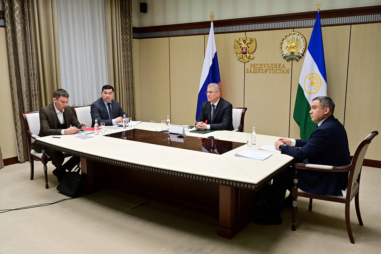 Р.  Хабиров принял участие в правительственном совещании по вопросам образования