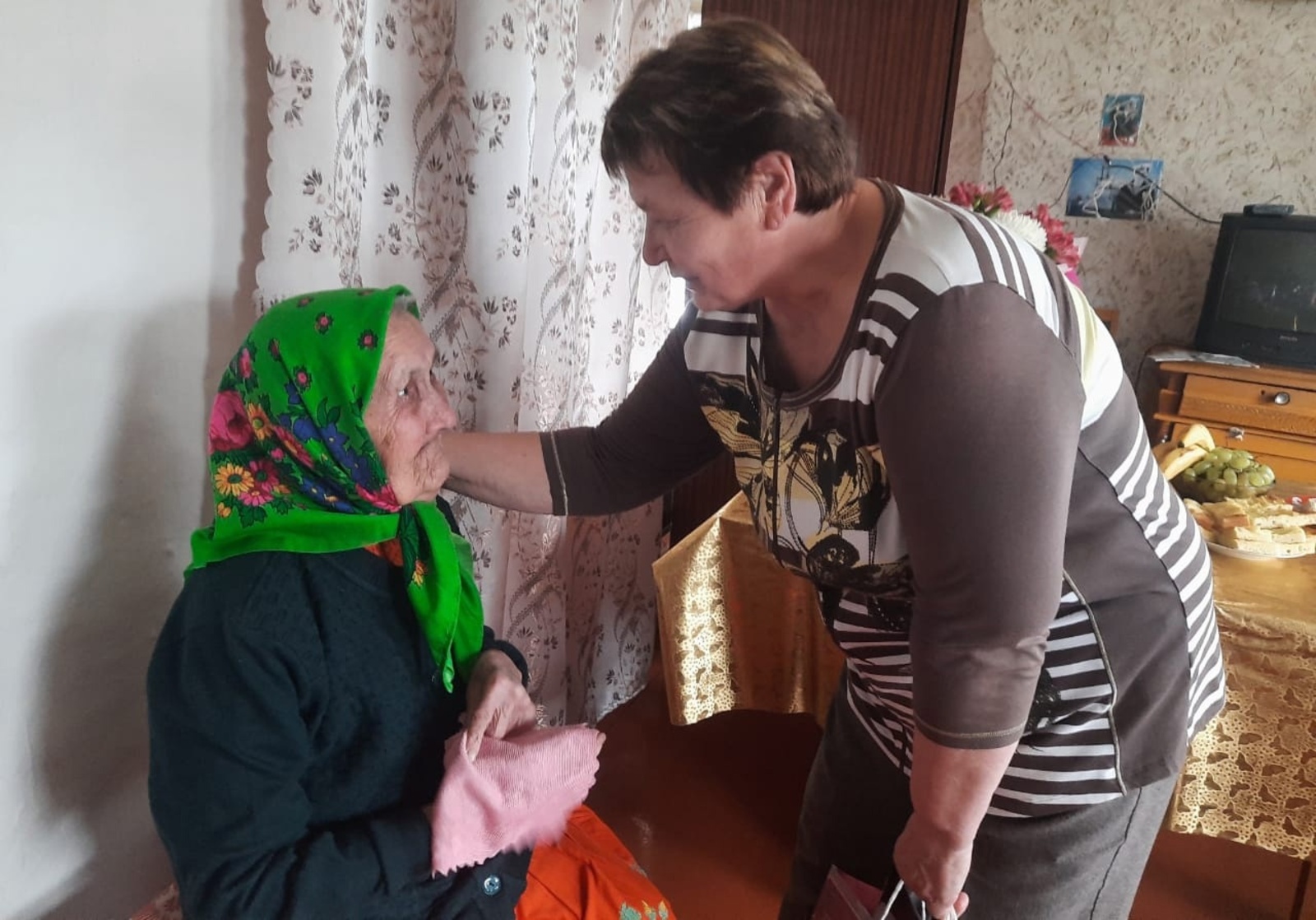 Жительница села Мишкино Нюра Ишкинина в свой 90-летний день рождения получила поздравление от Президента РФ Владимира Путина