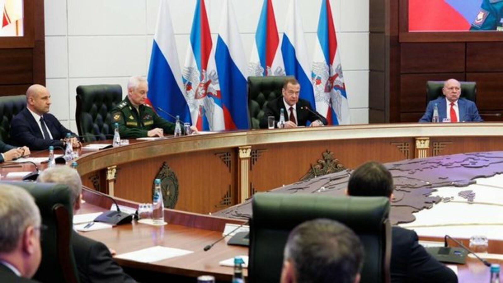 Р. Хабиров принял участие в заседании межведомственной комиссии