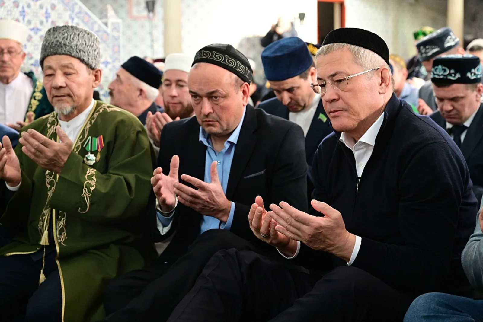 Р. Хабиров принял участие в коллективном намазе в честь праздника Ураза-байрам