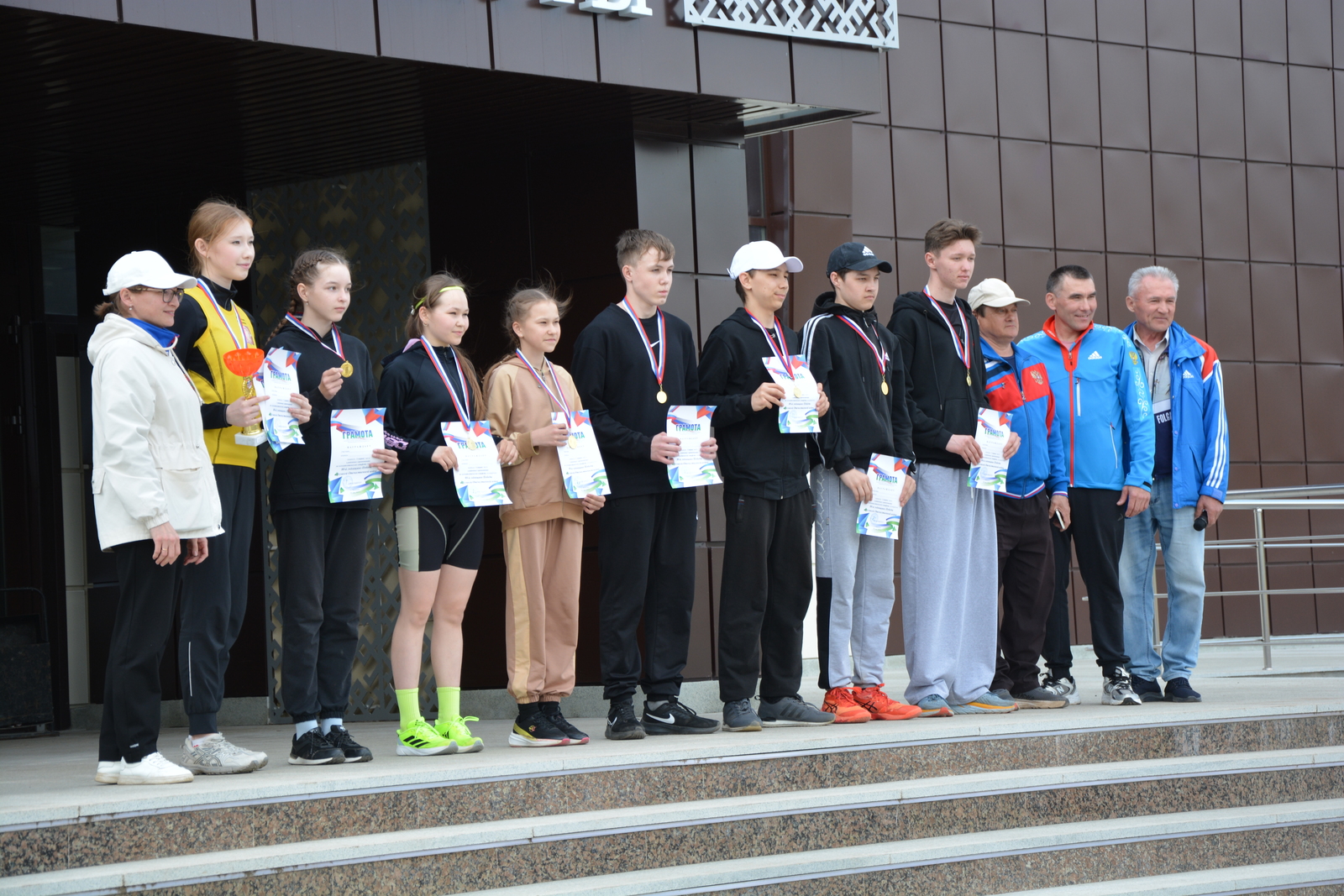 Спортсмены Мишкинского района приняли участие в легкоатлетической эстафете