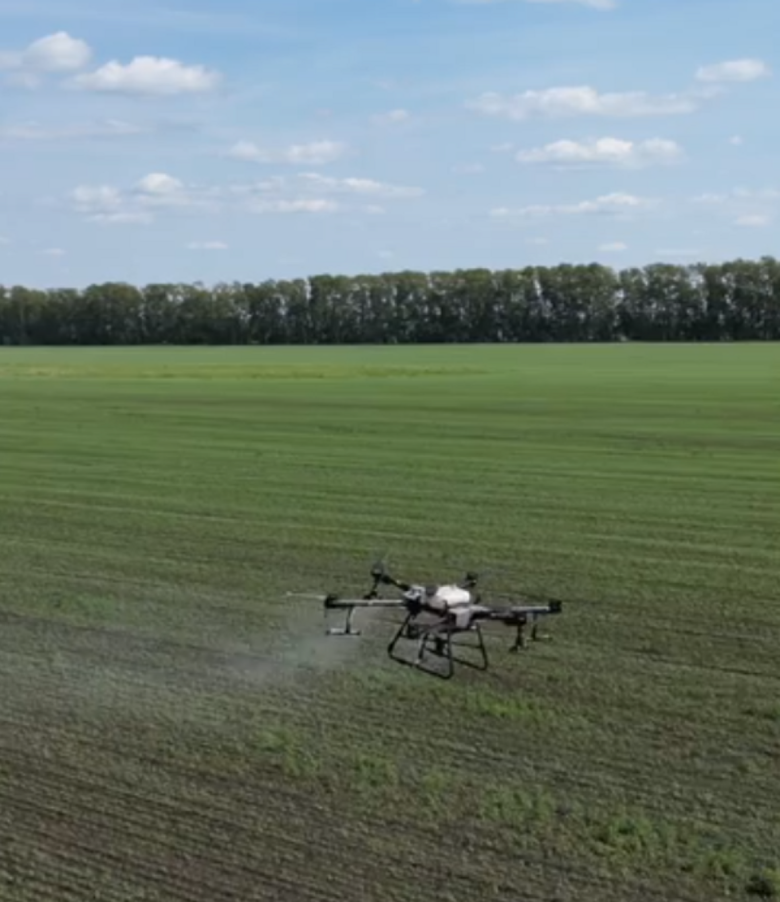 Студент Уфы разработал дрон-распылитель для сельского хозяйства