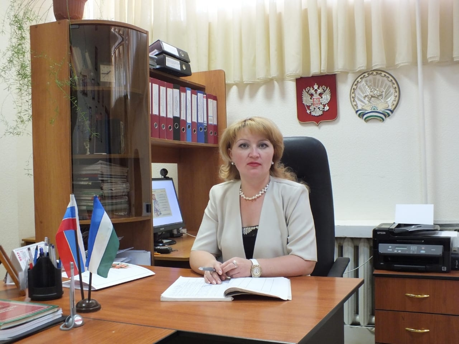 25 лет посвятила своей любимой работе начальник отдела ЗАГС Алена Терегулова